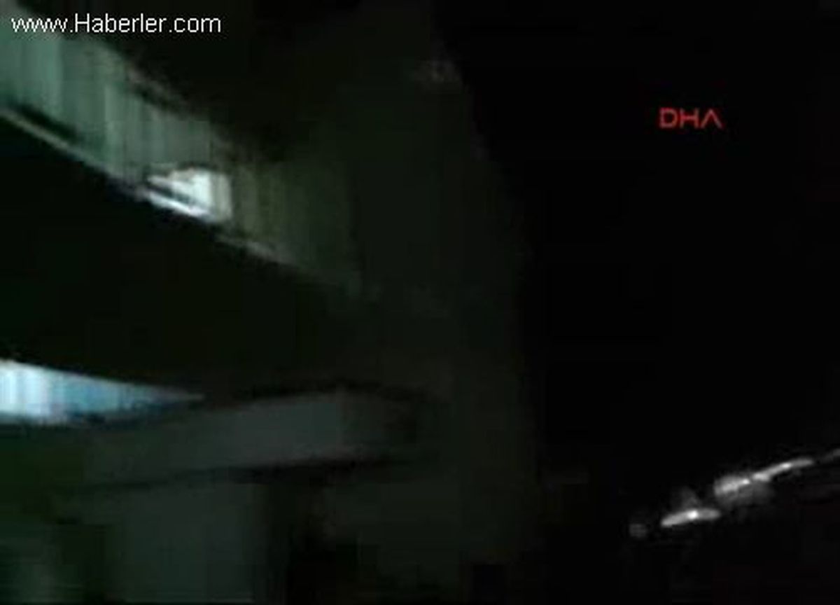 KTÜ\'de Stant Kavgasında Sandalyeler Havada Uçuştu