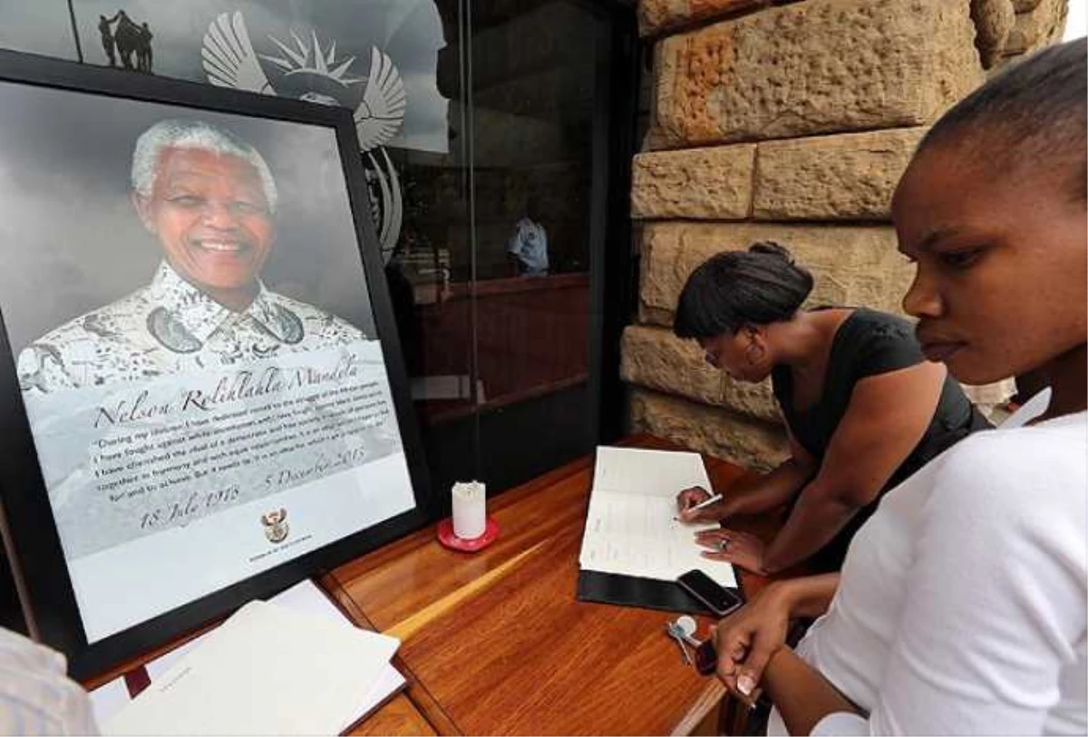 Mandela Son Yolculuğuna Uğurlanıyor