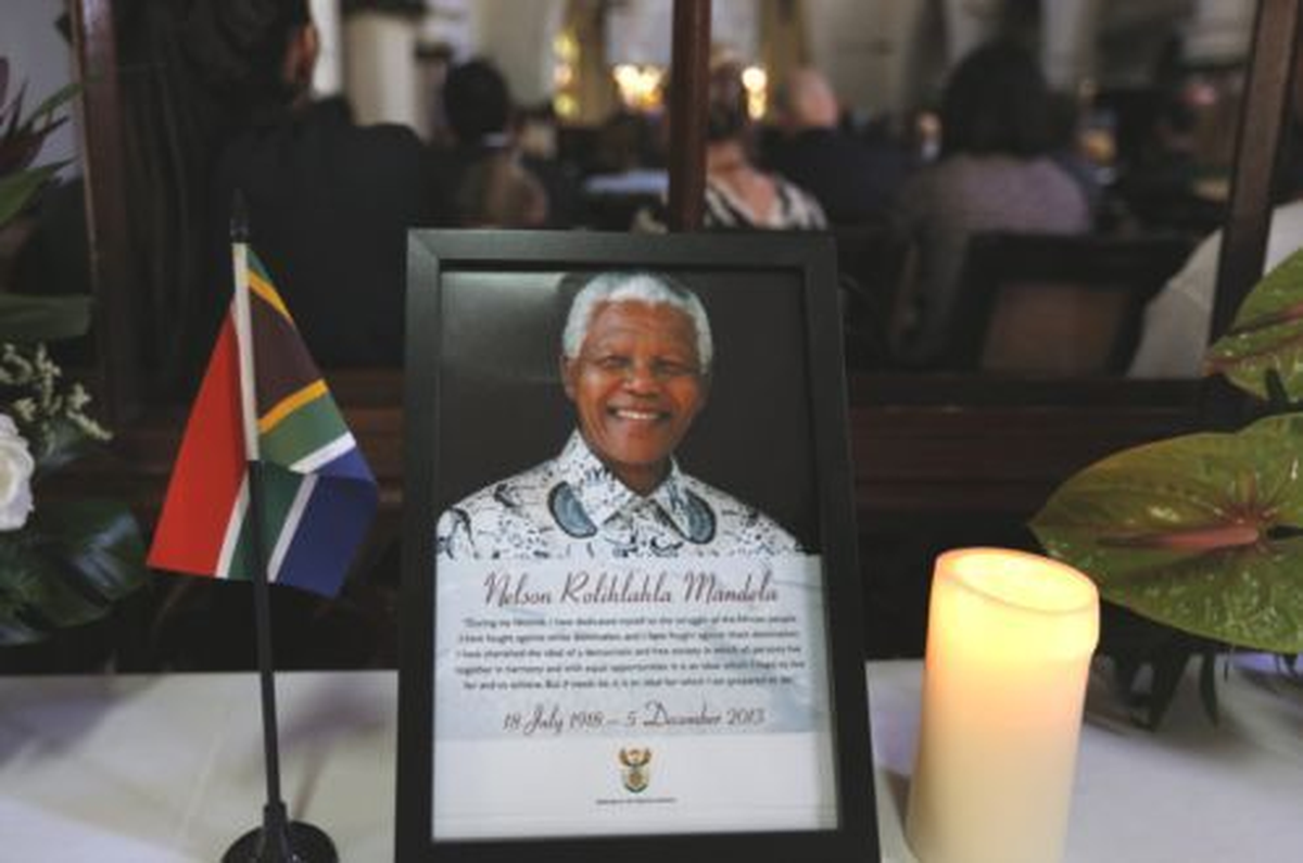 Mandela Son Yolculuğuna Uğurlanıyor