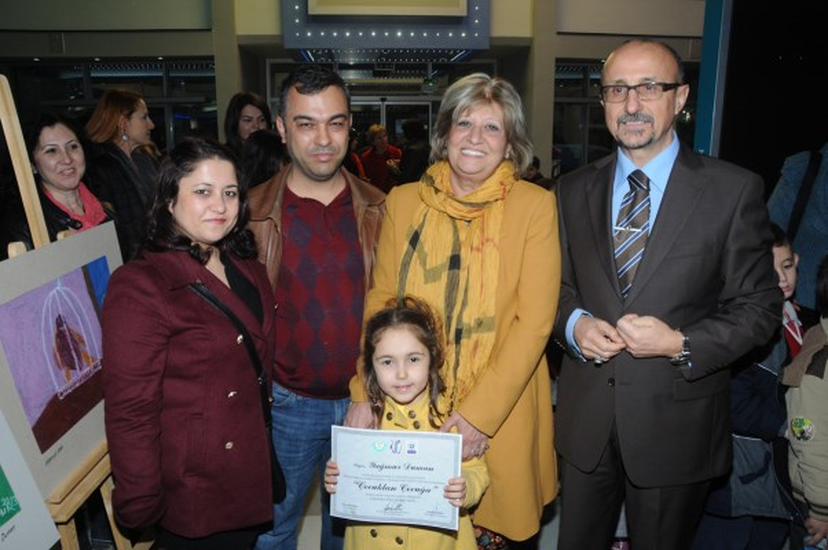 Miniklerin Sergisini Ustamehmetoğlu Açtı