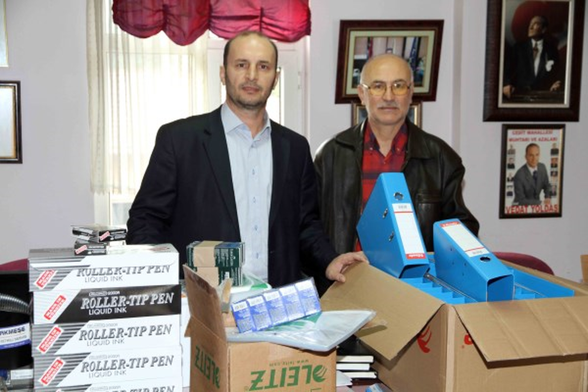 Muhtarlara Kırtasiye Yardımı Yapıldı