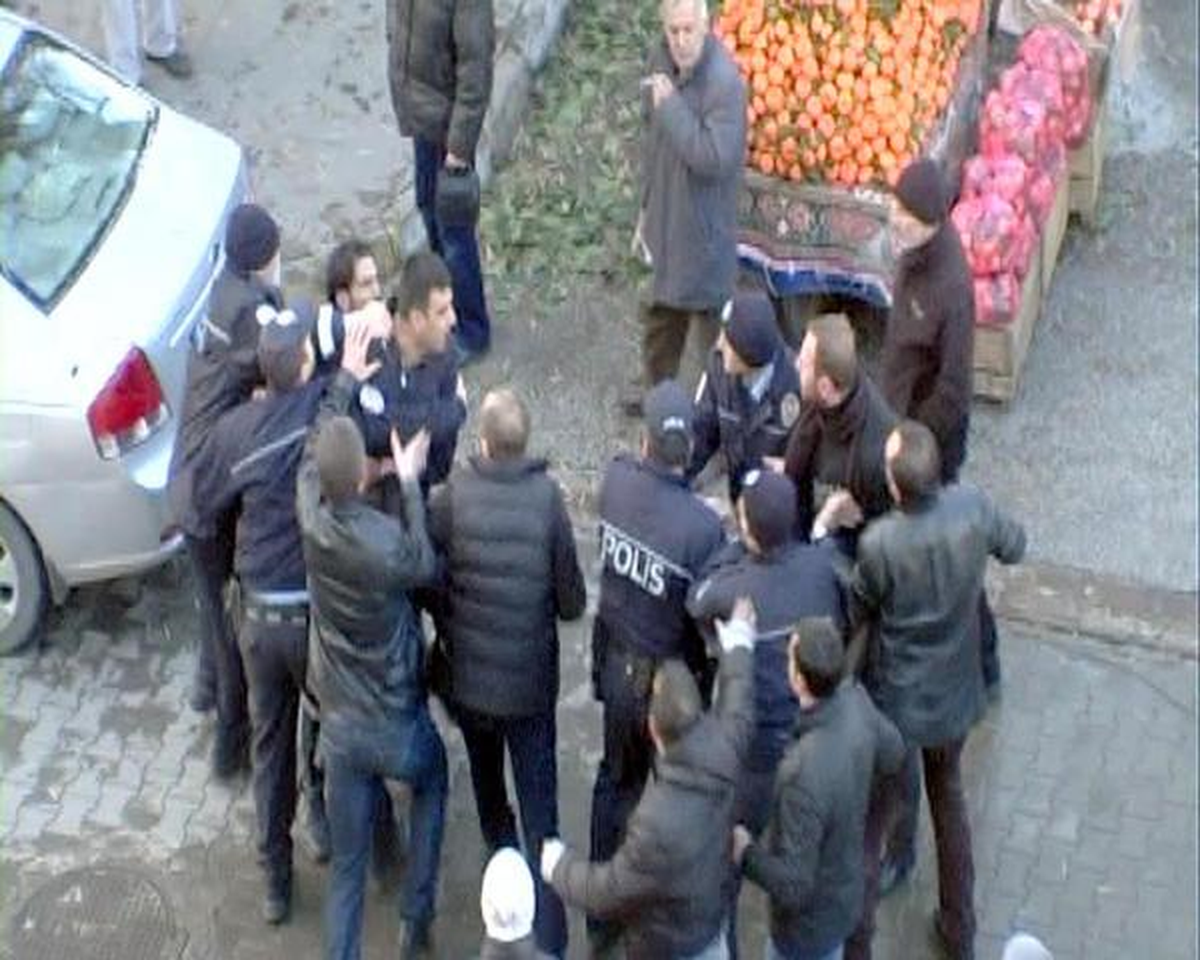 Polisin İtfaiyecilere Biber Gazı Sıkmasına Soruşturma