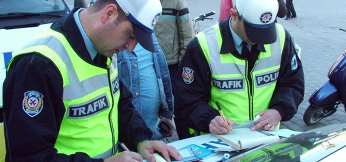 Polisin Tescil Plakalarına Ceza Yazması, Anayasaya Aykırı Bulunmadı