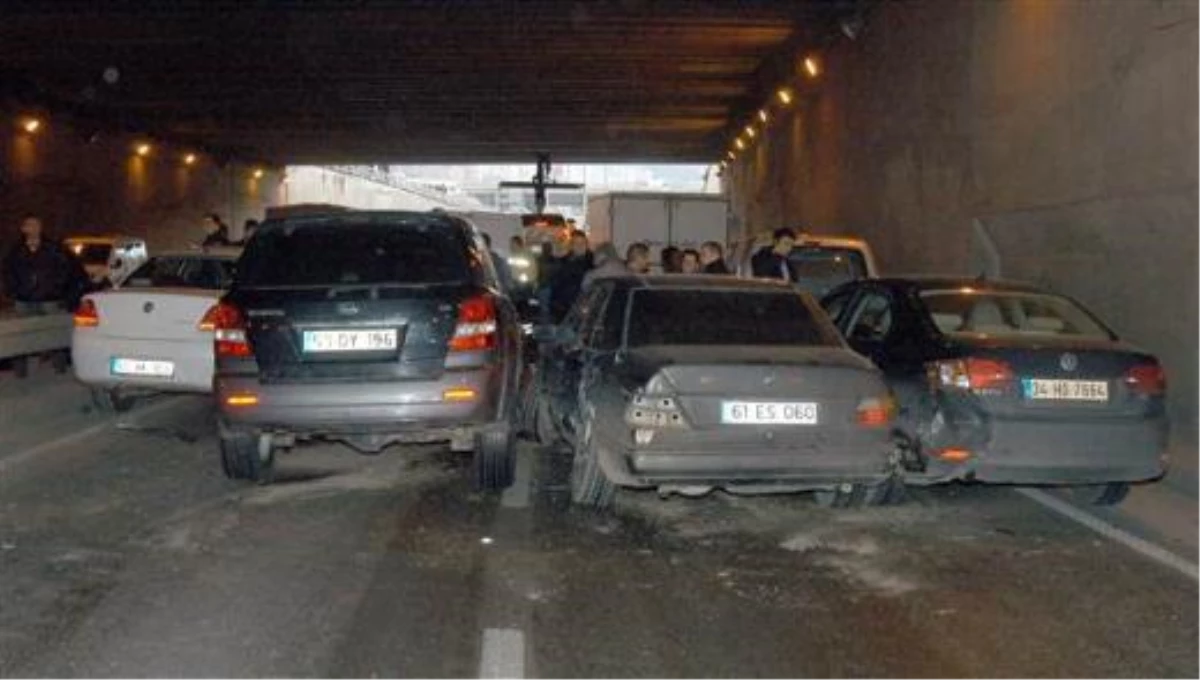 Trabzon\'da Zincirleme Trafik Kazası: 7 Yaralı