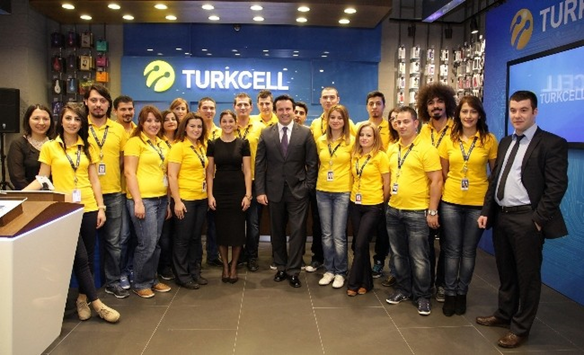 Turkcell\'in İstanbul Dışındaki İlk Konsept Mağazası Antalya\'da Açıldı