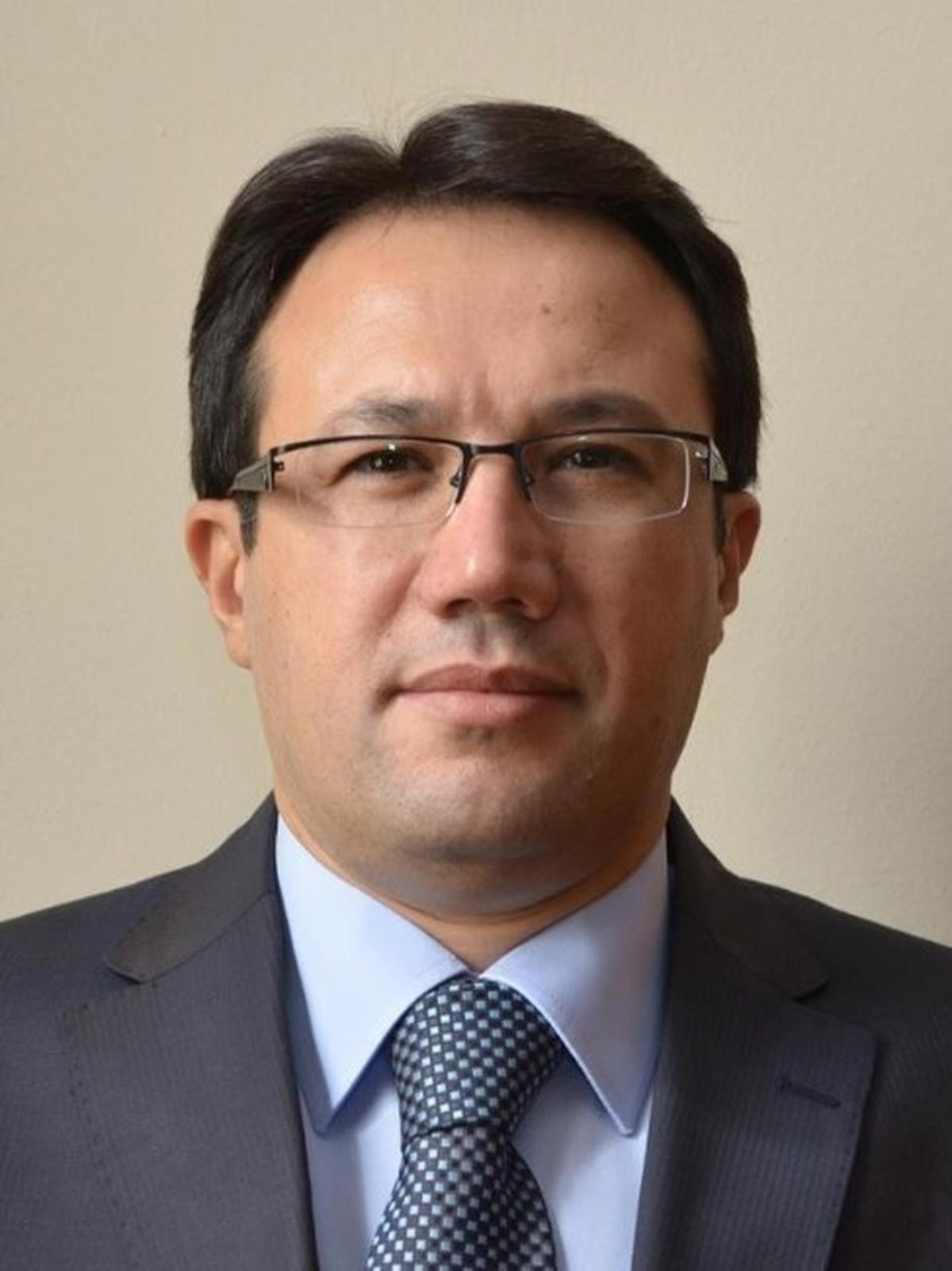 Vali Akdemir\'den Dünya İnsan Hakları Günü ve Demokrasi Haftası Mesajı