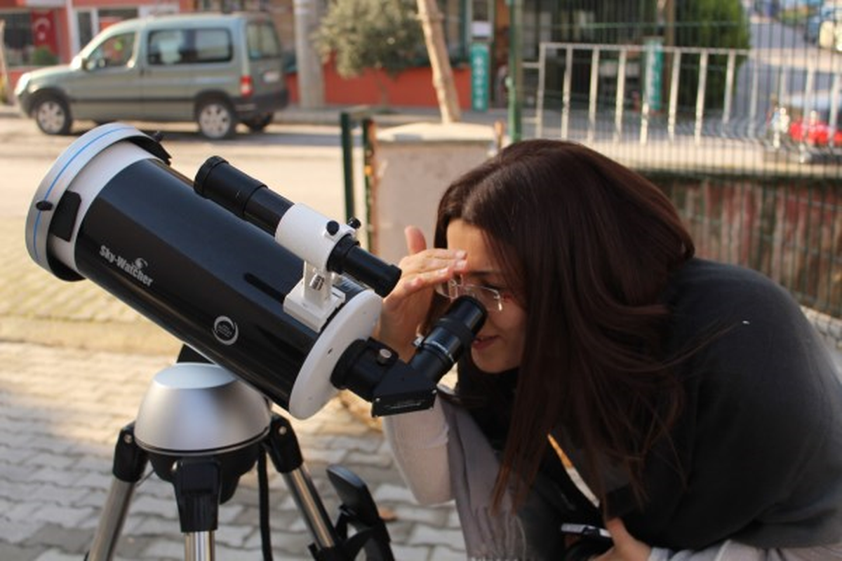 Yıldızların Peşinde Astronomi Eğitimi