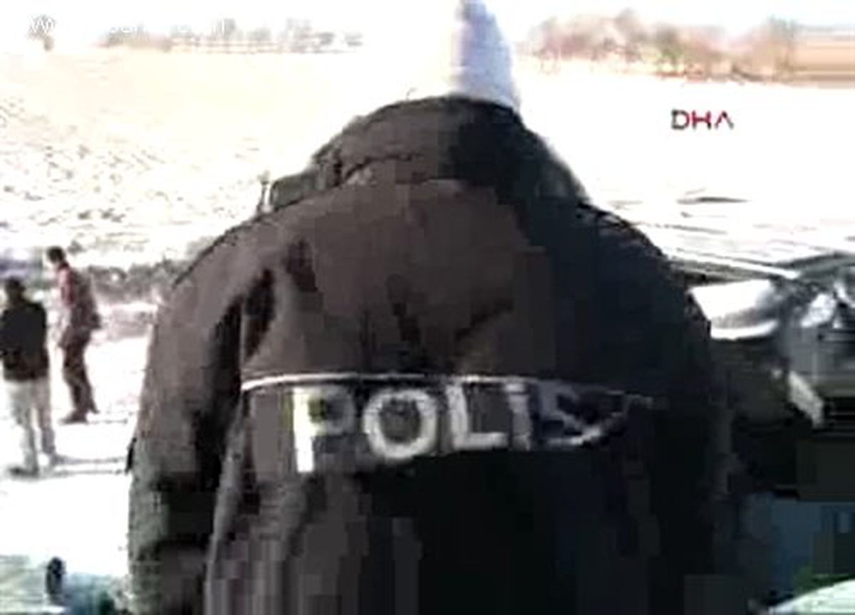 Aksaray\'da Buzlanma Nedeniyle Yolcu Otobüsü Devrildi 15 Yaralı