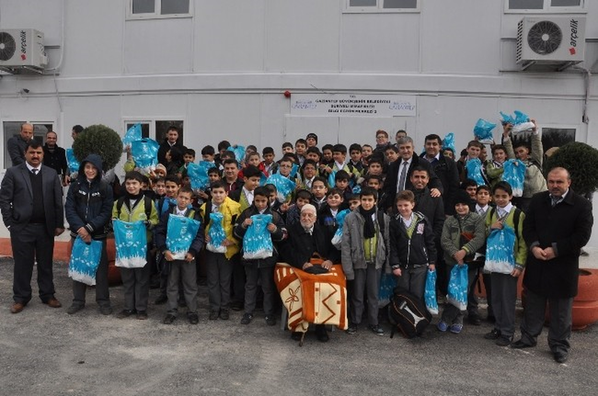 Ayakları Üşümesin Diye...