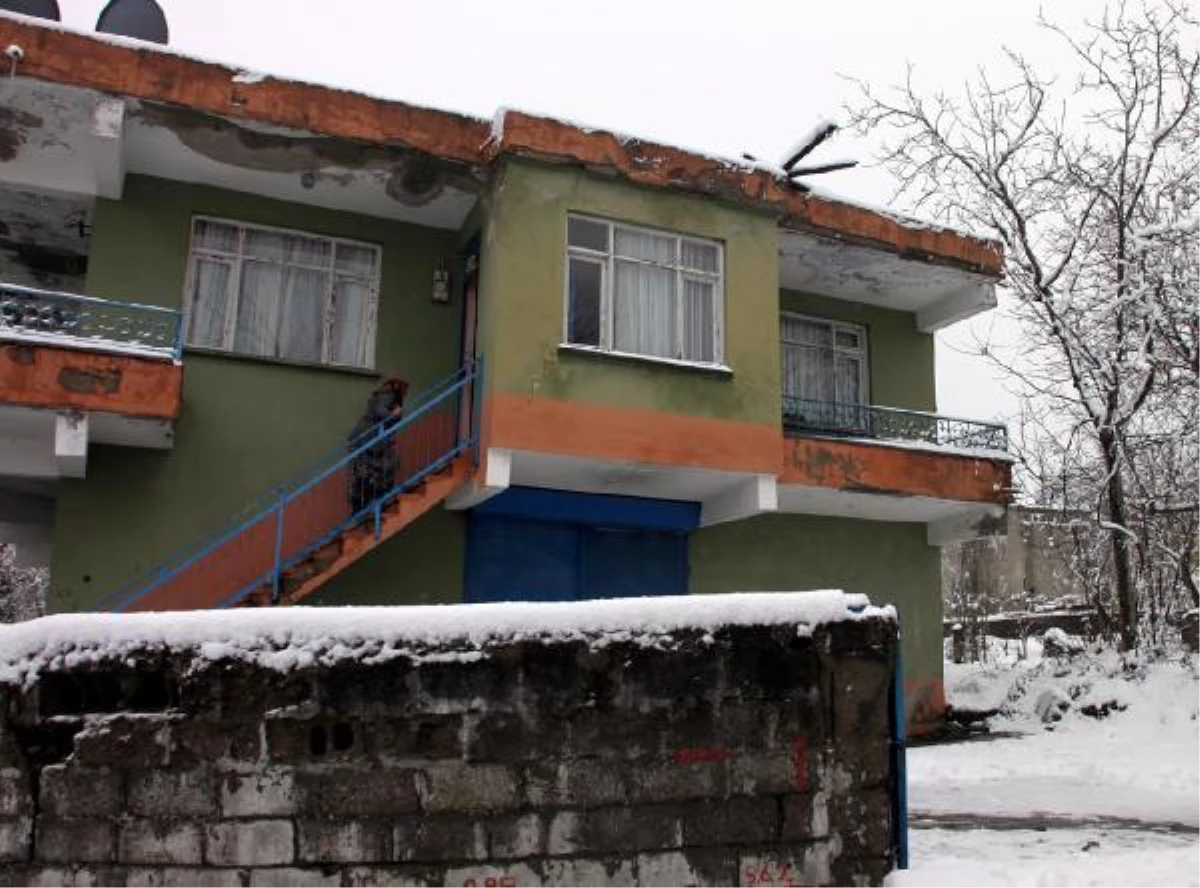 Aktütün Gazisi Babasını Öldürüp Cesedini Yakmak İstedi