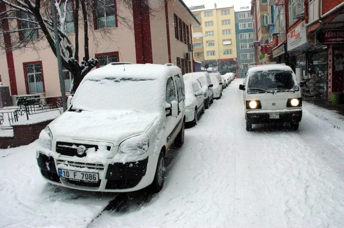 Balıkesir\'de Hamile ve Engelli Memurlara Kar İzni