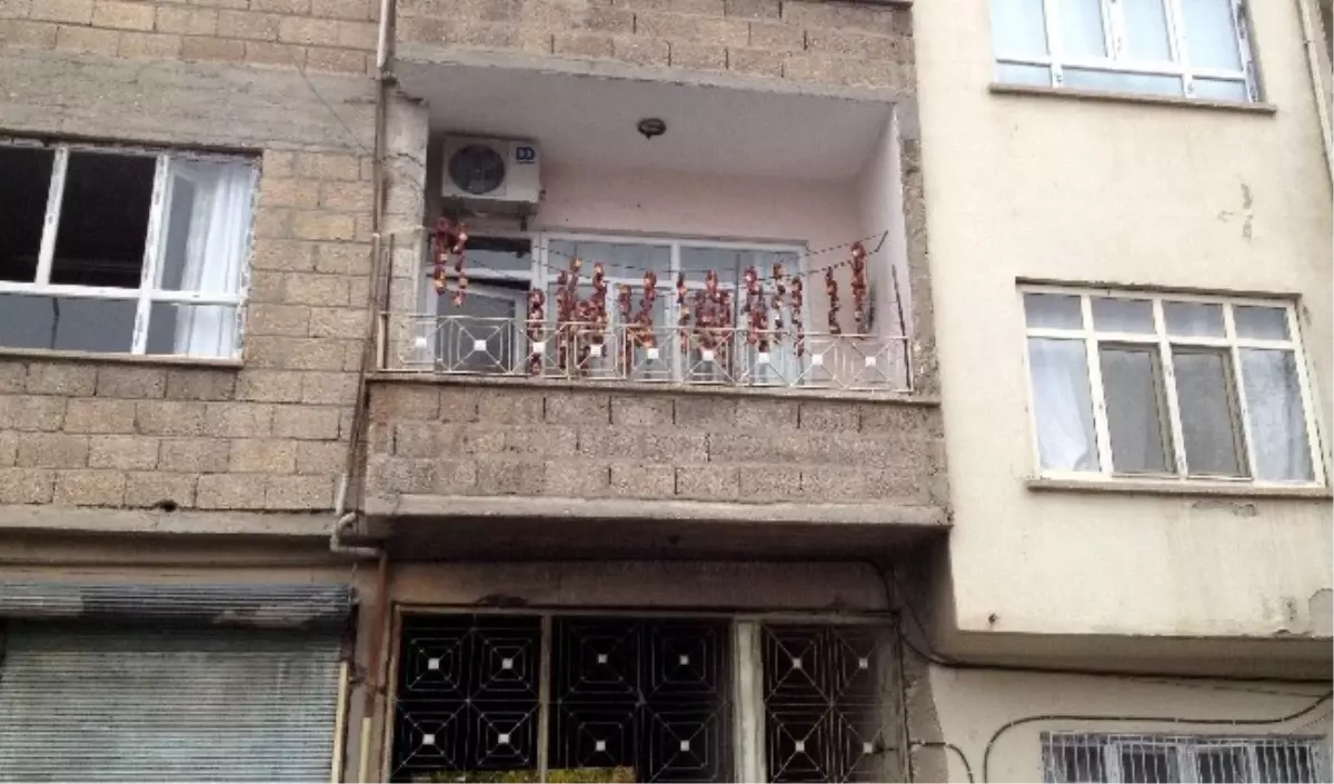 Balkon Sucukları Görücüye Çıktı