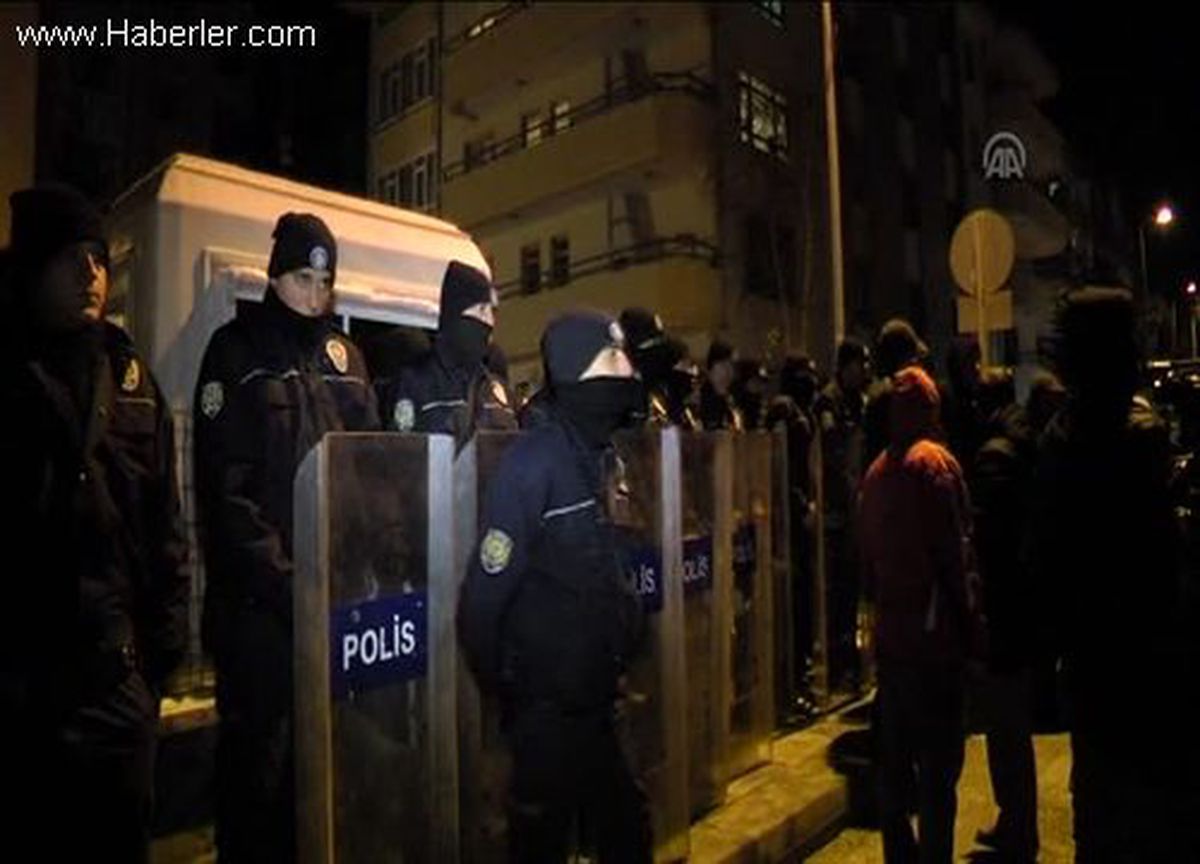 Bangladeş\'te Abdülkadir Molla\'nın idam kararına protesto