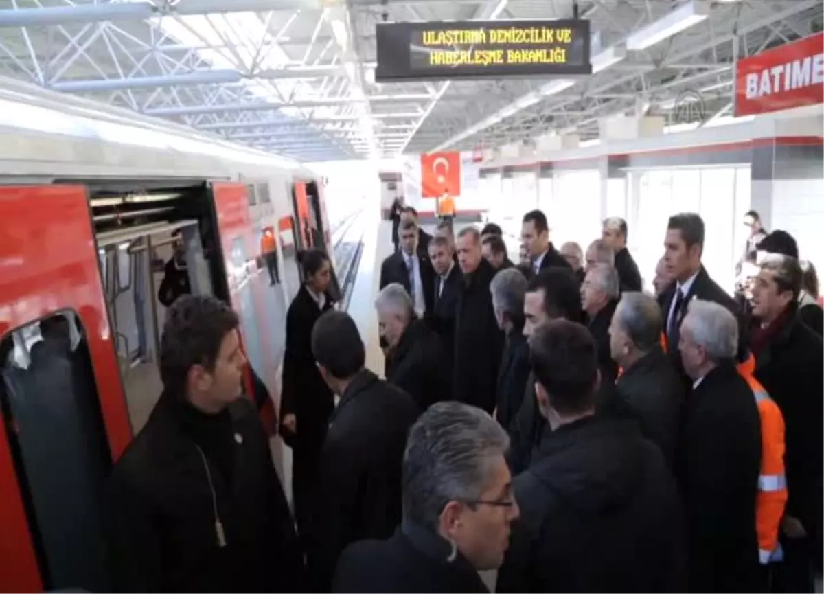 Başbakan Erdoğan, Ankara metrosunu inceledi (Belediye kamerası)