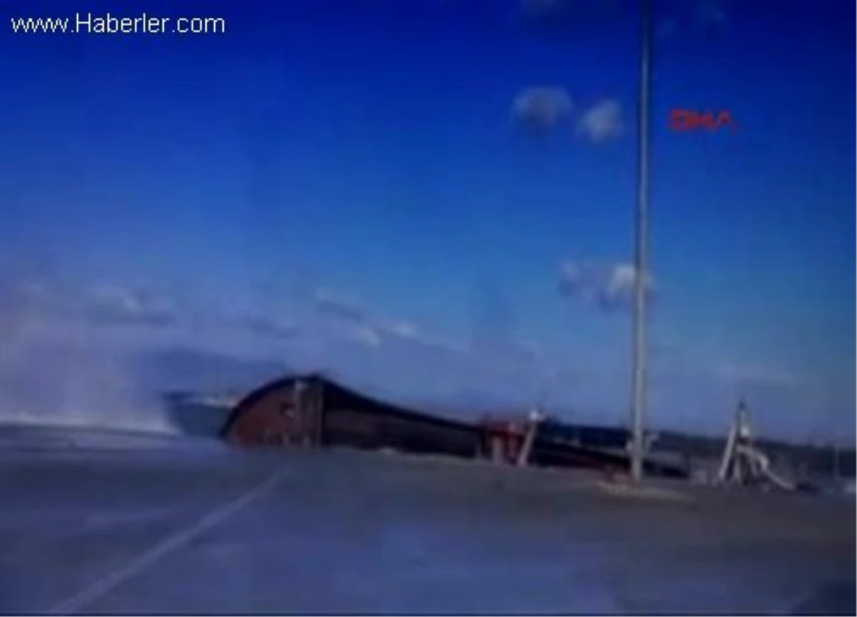Yunanistan\'ın Kalaşnikof Aradığı Gemi Rodos\'ta Limanda Battı