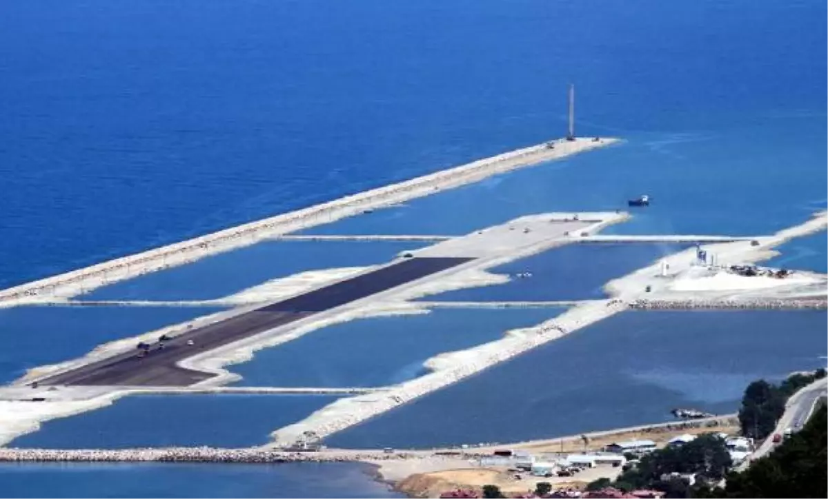 Denize Yapılan Havaalanının Pist Dolgusu Tamamlandı