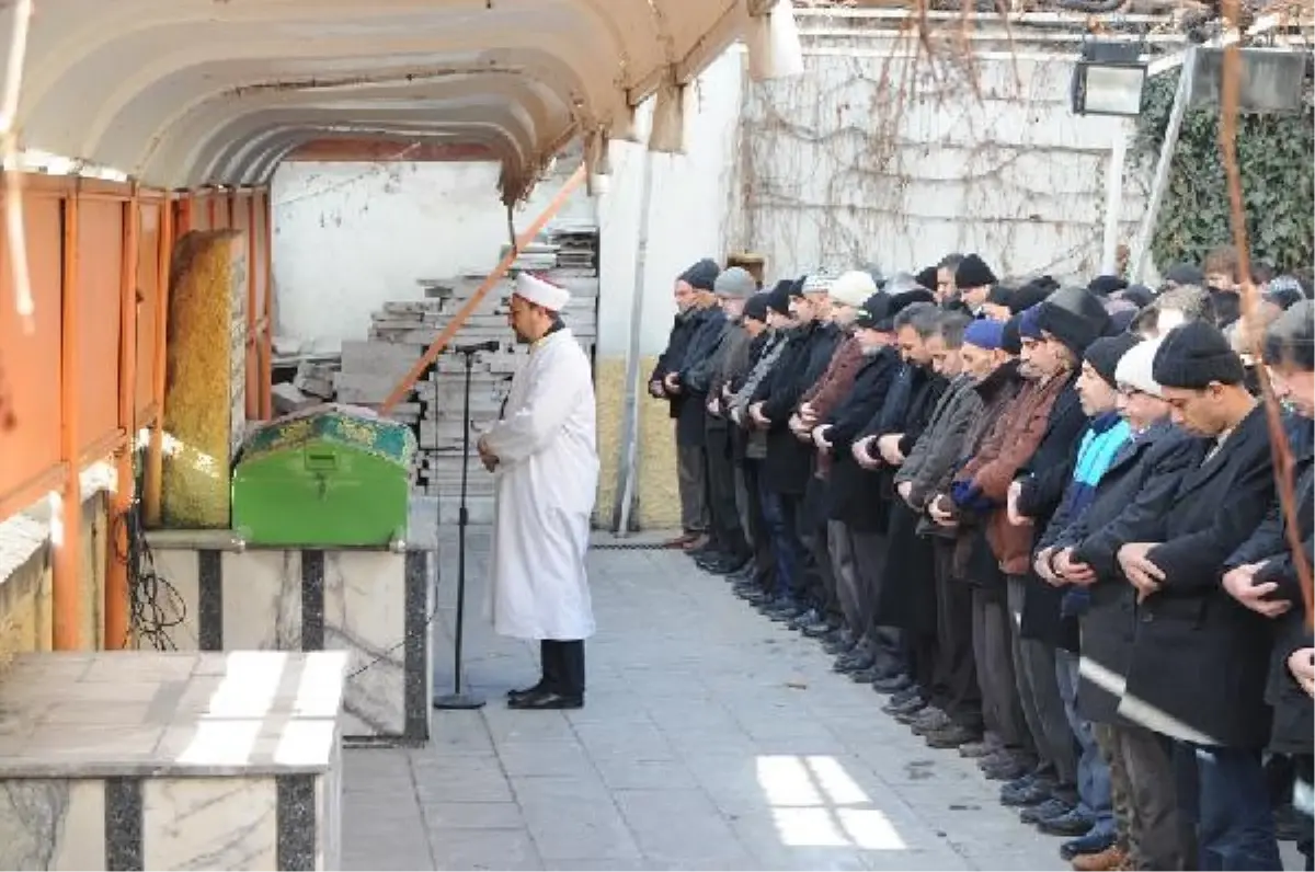 Eski Nişanlılar Toprağa Verildi