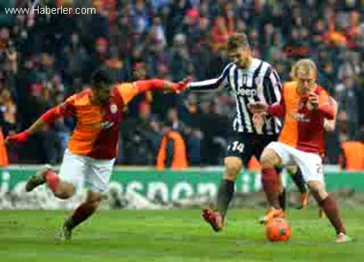 Galatasaraylı Taraftarlar Sneijder\'den Formasını İstedi