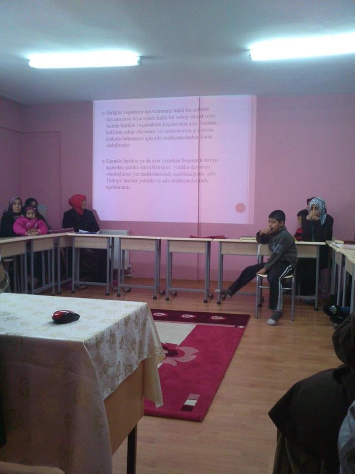 Kadına Yönelik Şiddetle Mücadele Eğitimleri Düzenlendi