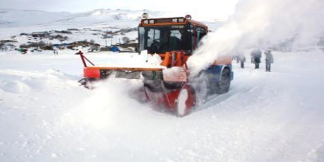 Kar Yağışı Nedeniyle Kapalı Bulunan 5 Köy Yolu Açıldı