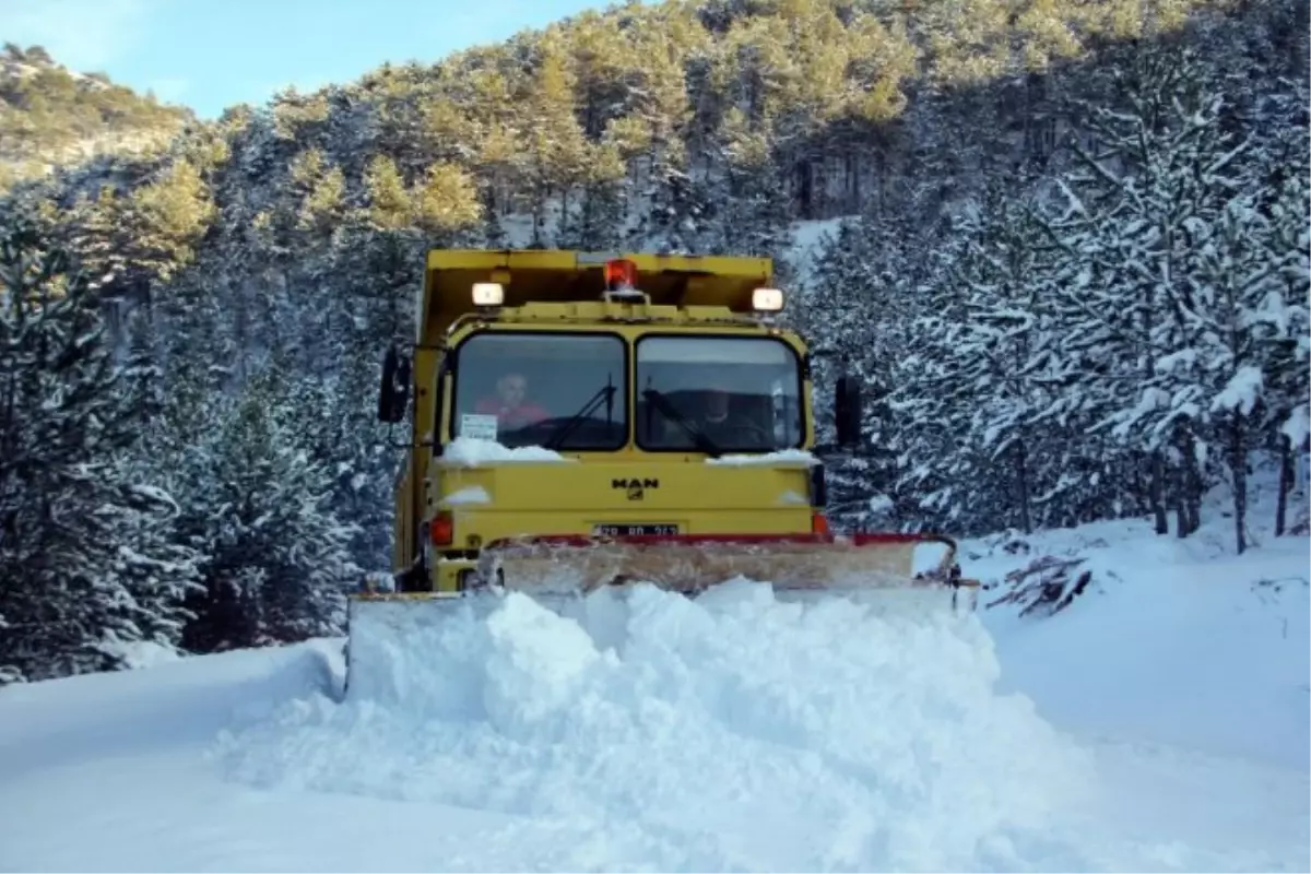 Karabük\'te 80 Köy Yolu Ulaşıma Kapandı