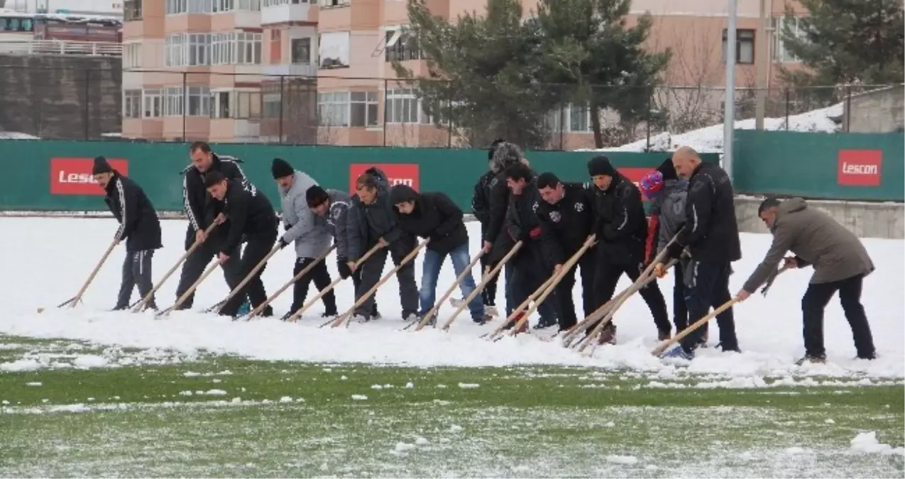 Karabükspor, Kar Altında Çalıştı