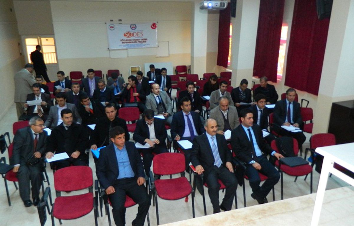 Kaymakamdan Başarılı Kursiyerlere Hediye