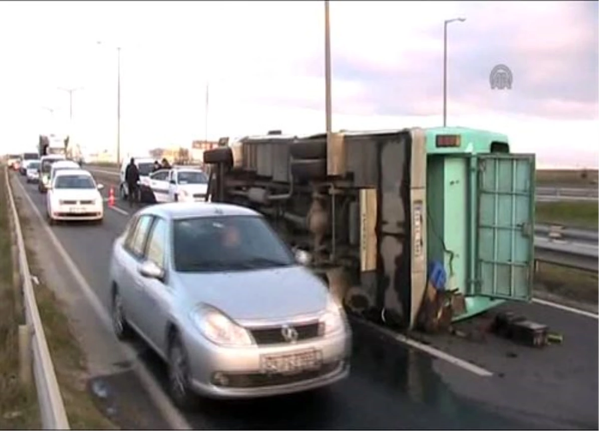 Kırklareli\'de servis otobüsü devrildi: 23 yaralı