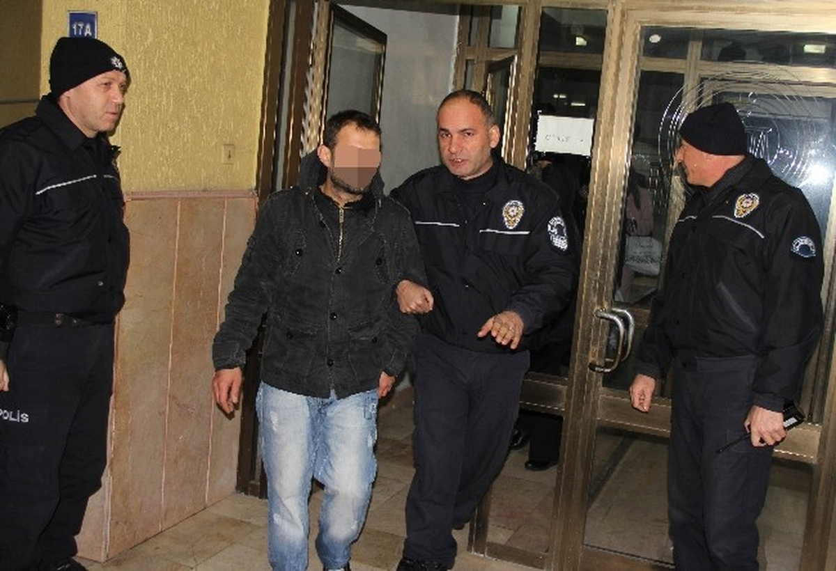 "Mahkemem Var Mı" Diye Adliyeye Gelen Genç Tutuklandı
