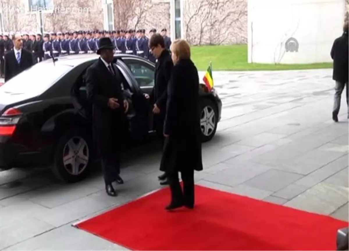 Mali Cumhurbaşkanı Keita, Merkel\'le görüştü