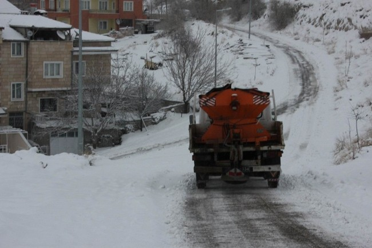 Nevşehir Belediyesi Karla Mücadele Çalışmalarını Sürdürüyor