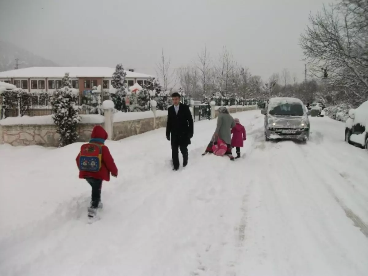 Sakarya\'nın Taraklı İlçesinde Okullar Tatil Edildi