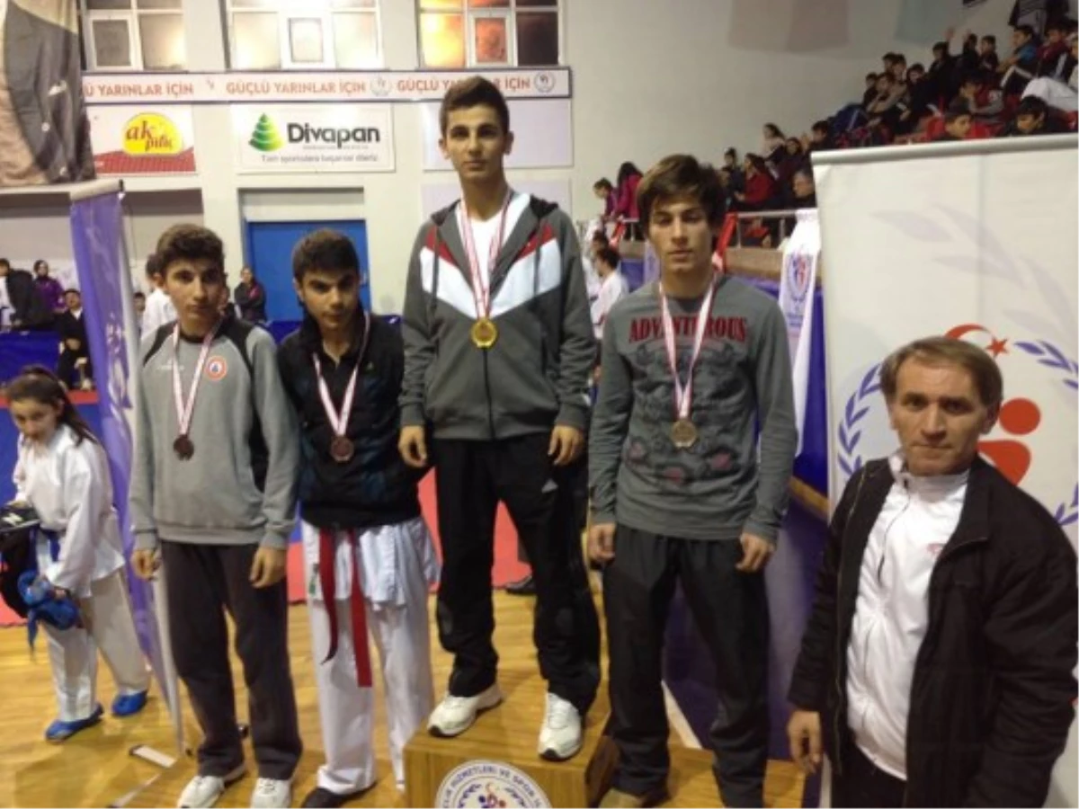 Marmara Karate Ligi, Düzce\'de Başladı
