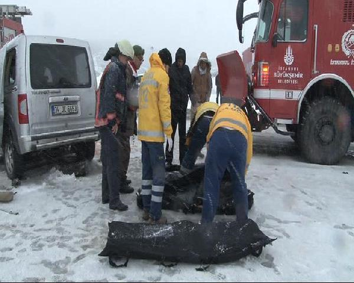Sancaktepe\'de Trafik Kazası: 3 Ölü (1)
