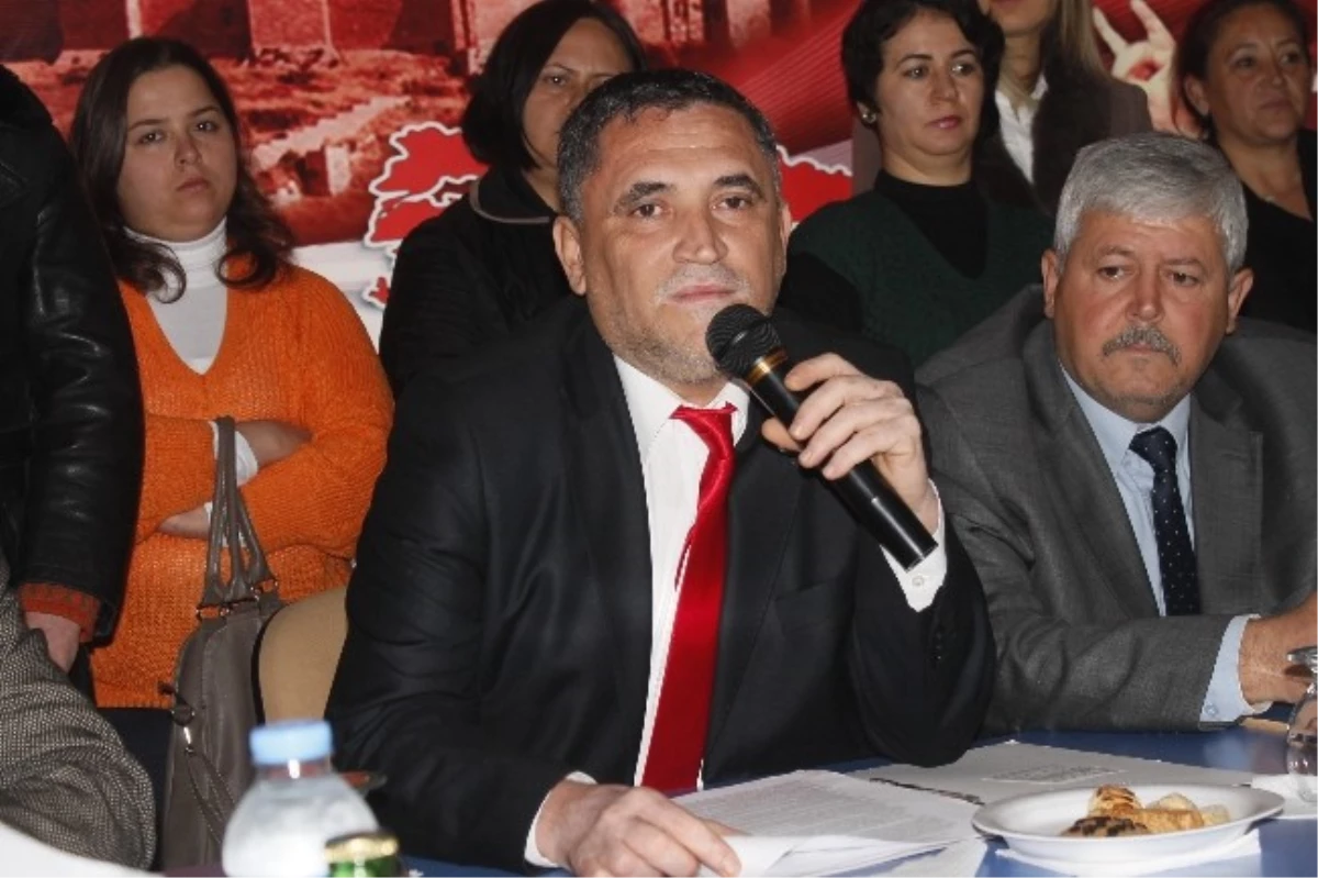 Selçuk\'ta Mhp, Adayını Miting Havasında Tanıttı