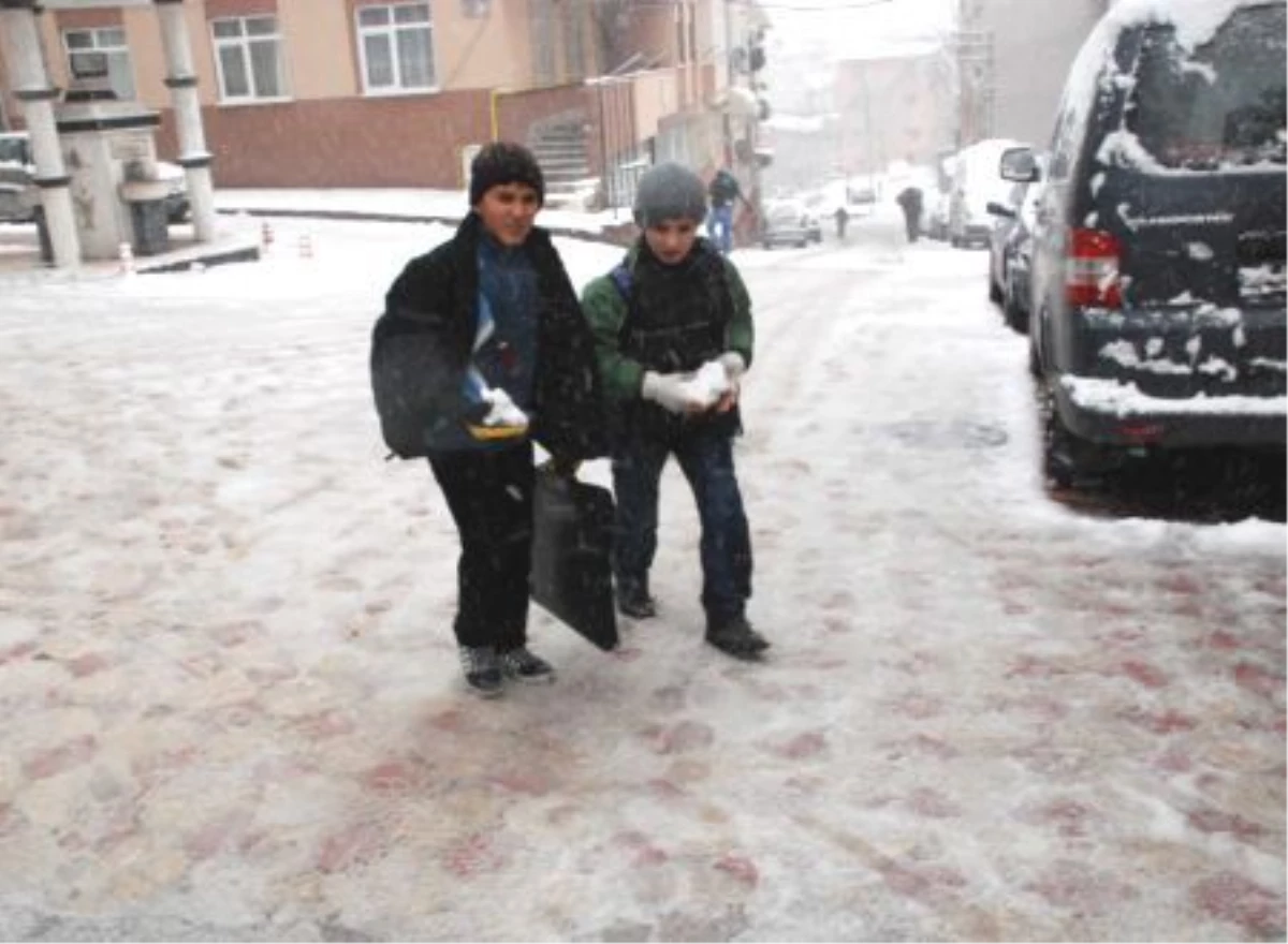 Trabzon\'da Eğitime Kar Engeli