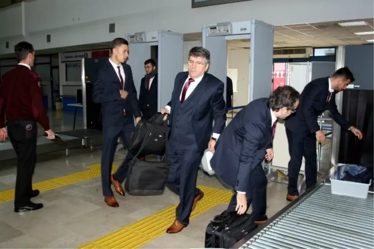 Trabzonspor Karla Birlikte Lazio\'ya Uçtu