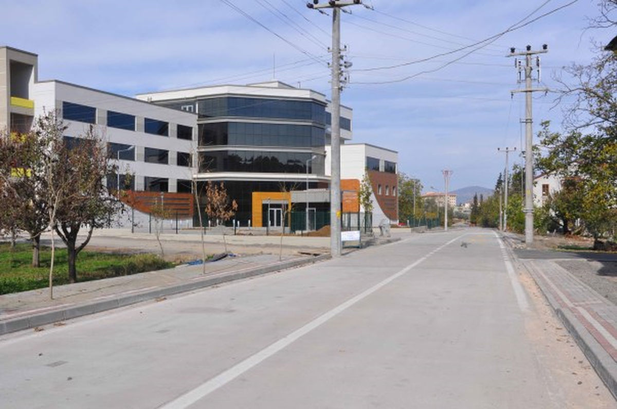 Yüksekokul Yolu Şimdi Daha Konforlu