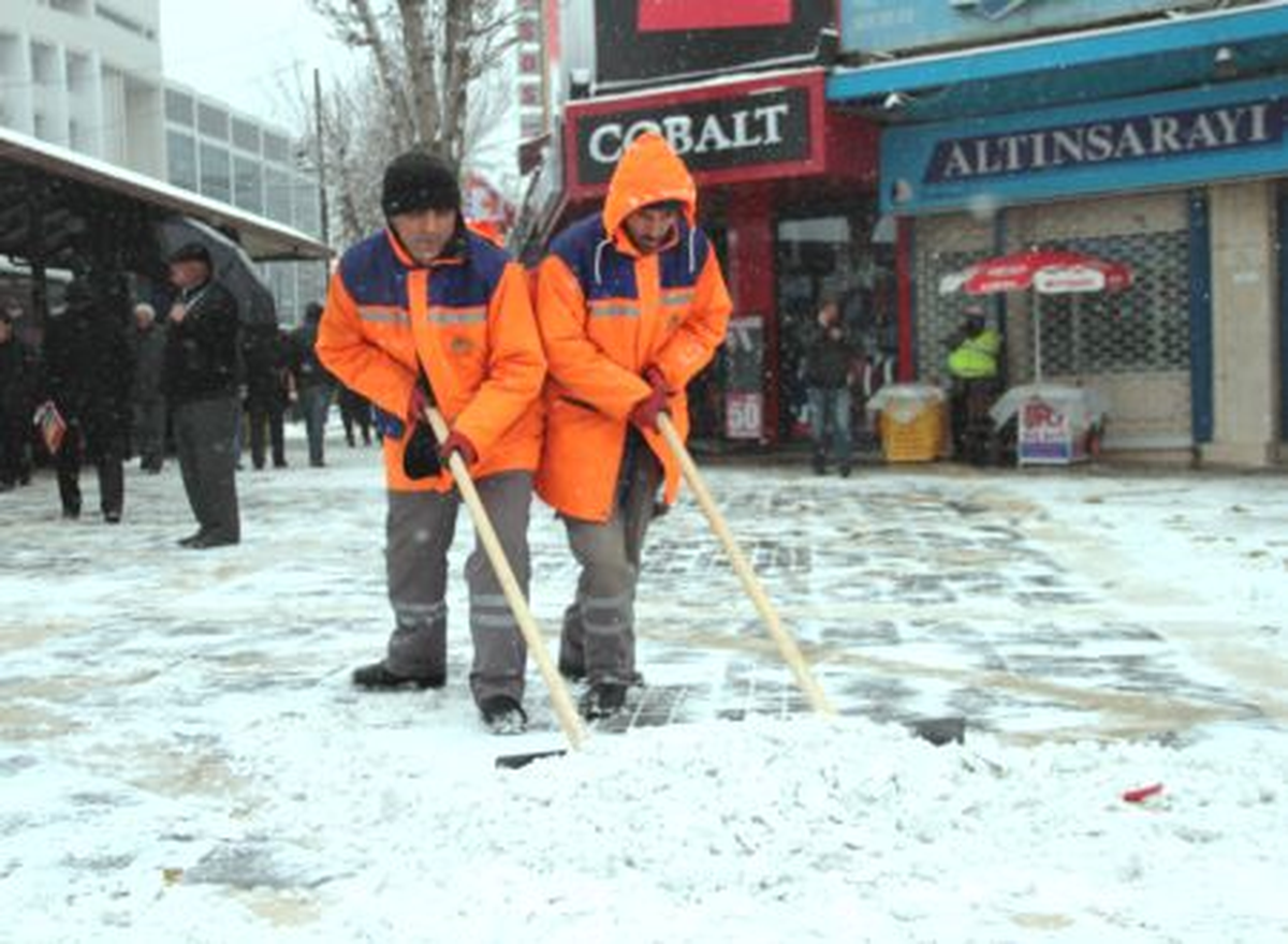 Malatya Belediyesi Kar Temizleme Çalışmalarına Başladı