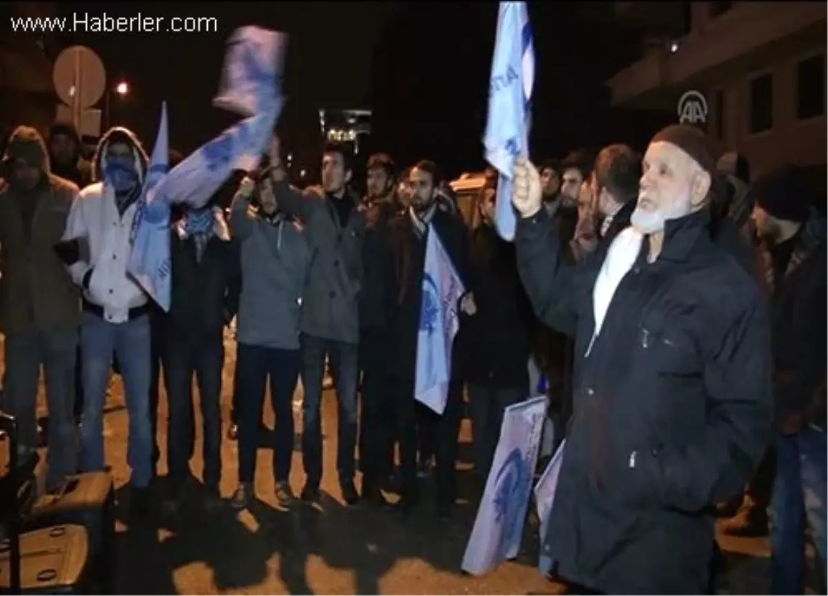 AGD, Molla\'nın İdam Edilmesini Kur\'an Okuyup Protesto Etti