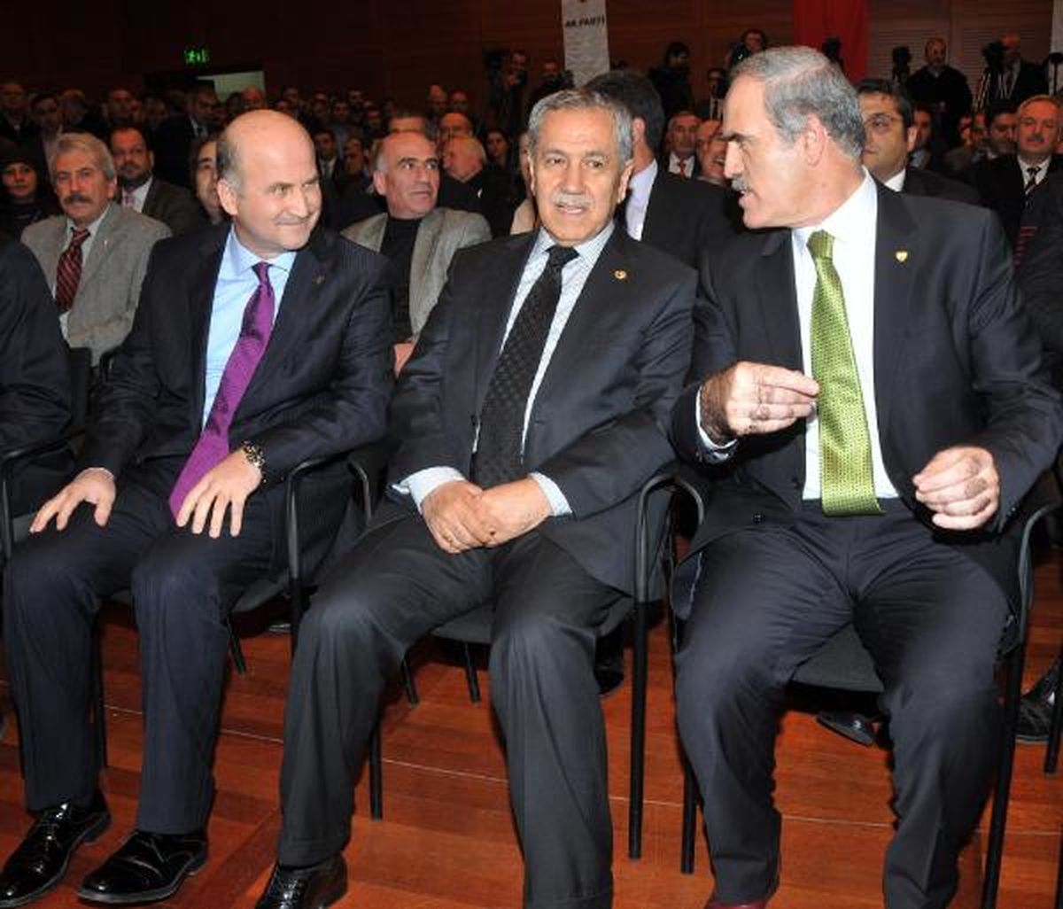 Arınç: Meclis Tutanaklarının Bile Yüzü Kızardı