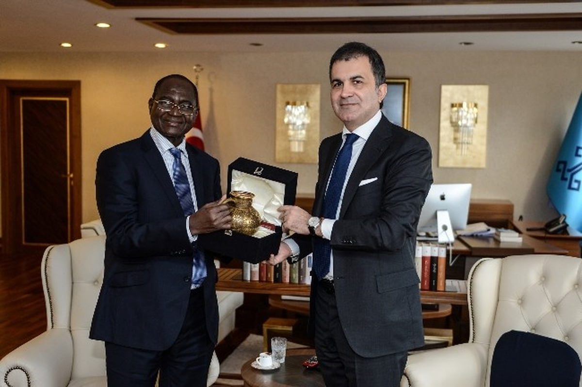 Bakan Çelik, Kamerun Turizm Bakanı ile Bir Araya Geldi