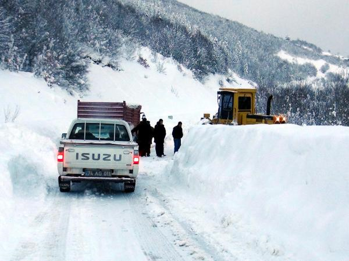 Bartın\'da 200 Köy Yolundan 168\'i Açıldı