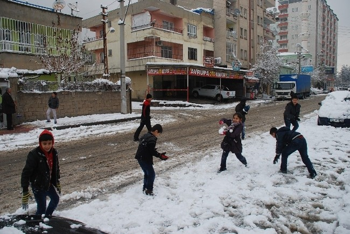 Batman\'da Kar Kalınlığı 20 Santimetreyi Buldu
