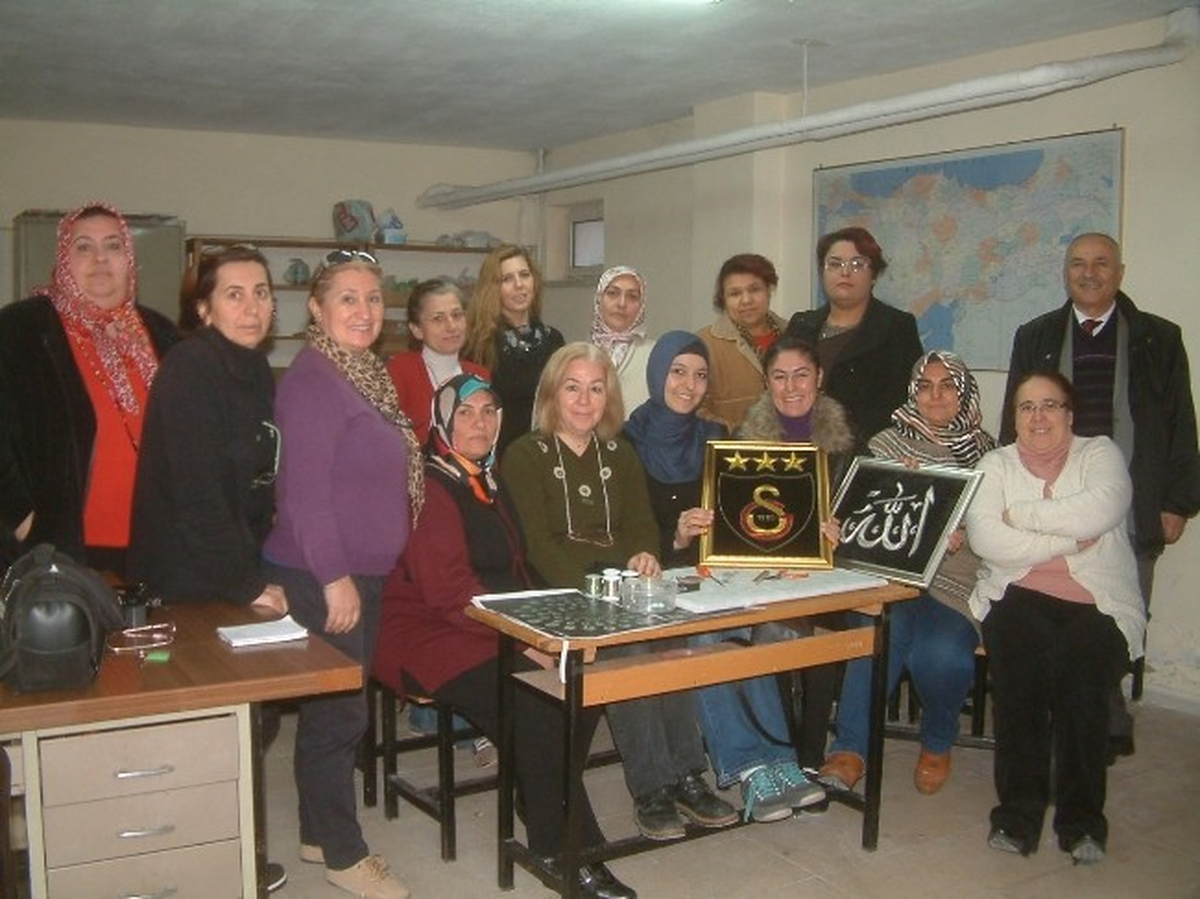 Bayanlar Filoğrafi Sanatını Öğreniyor
