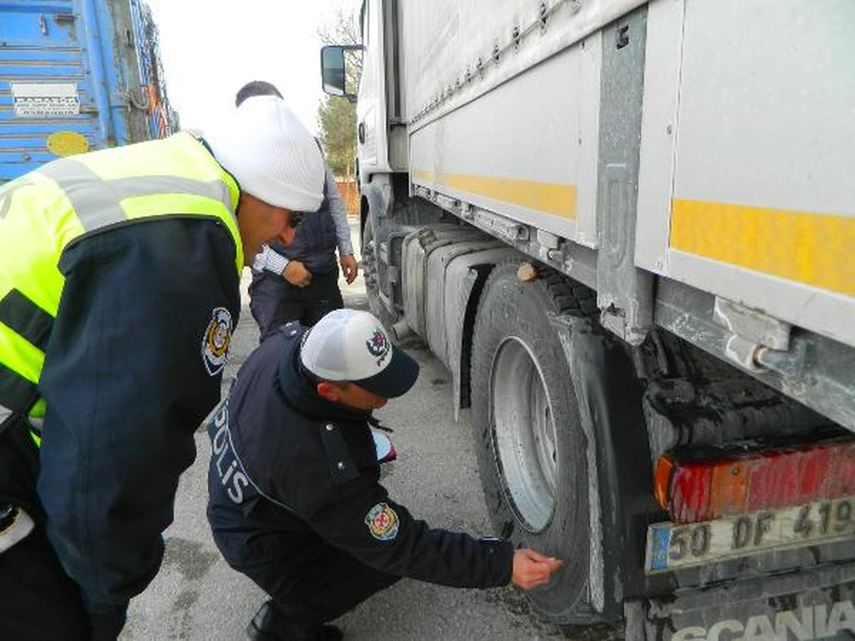 Bölge Trafik Ekiplerinin Kar Lastiği Denetimi