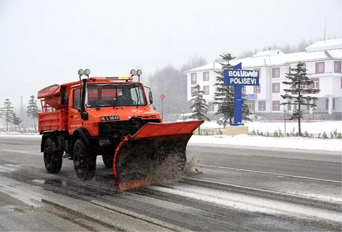 Bolu Belediyesine Yeni Kar Temizleme Aracı