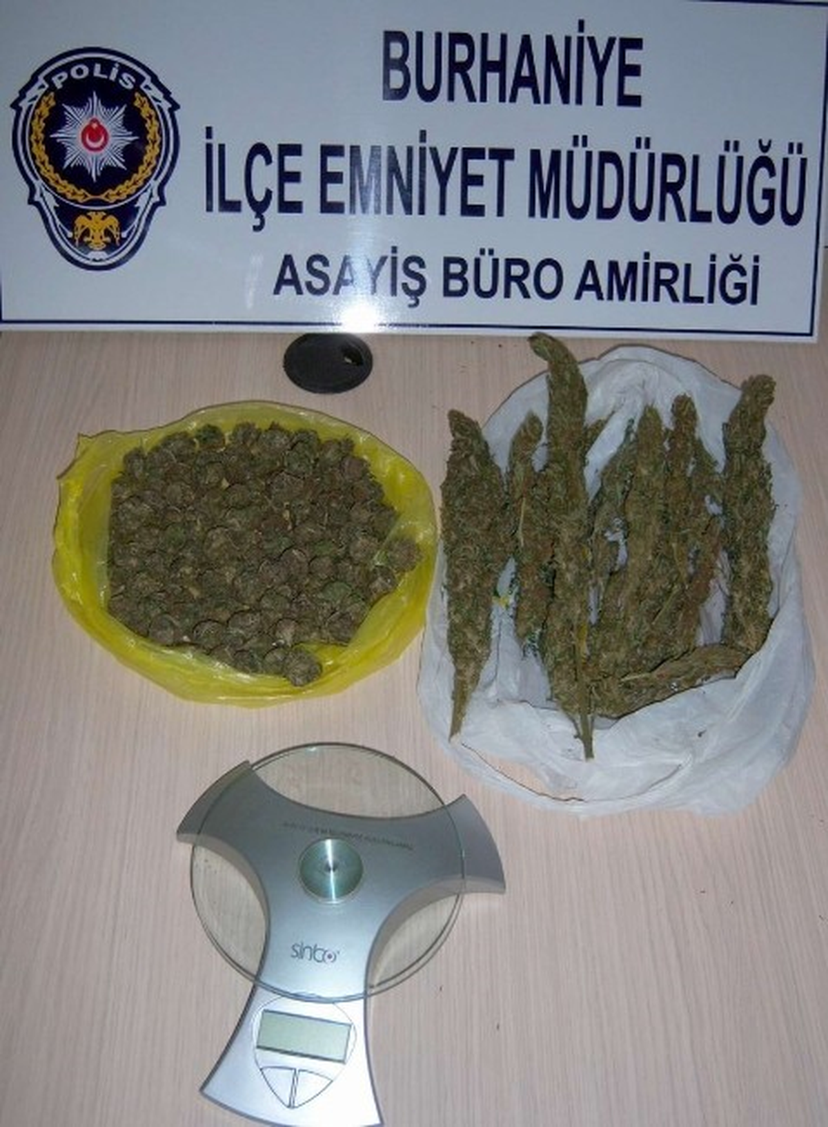 Burhaniye\'de Evinde Uyuşturucu Bulunan Bir Kişi Tutuklandı
