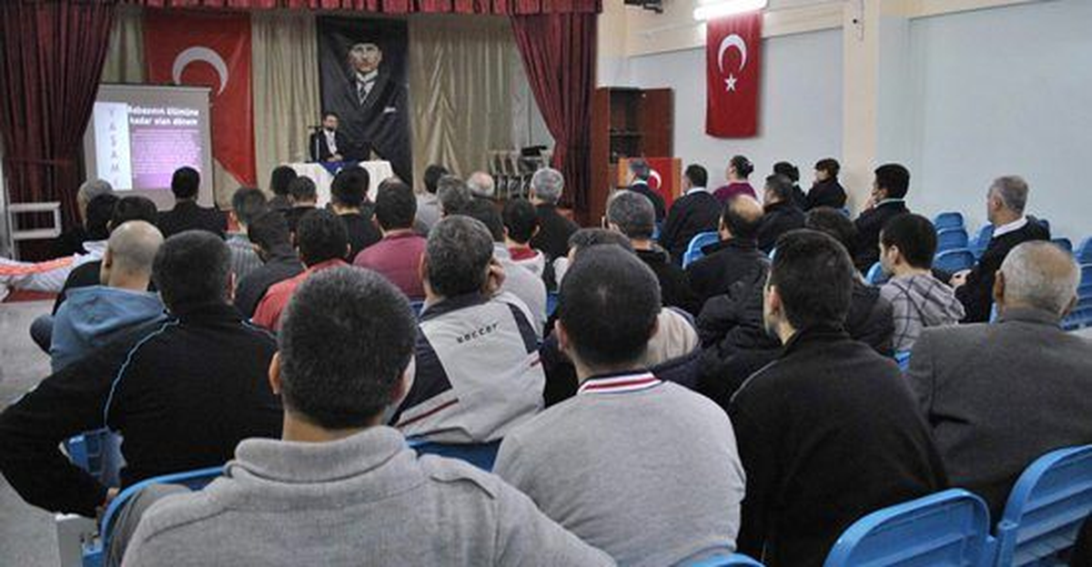 Cezaevinde Mevlana Konferansı
