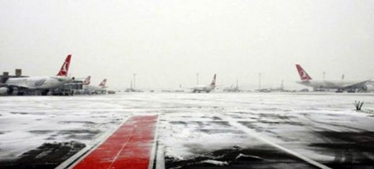 Diyarbakır\'da Tüm Uçak Seferleri İptal Edildi